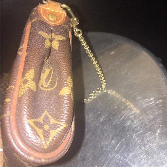 Authentic Louis Vuitton Eva Clutch - Picture 6 of 15